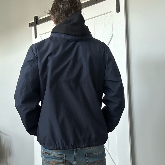 Levi’s lightweight rain windebreaker - Picture 2 of 6